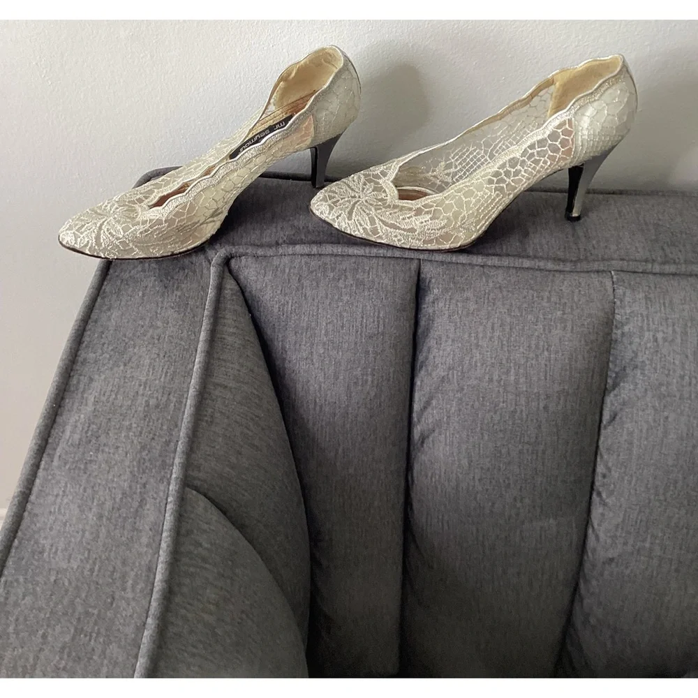 Stuart Weitzman Silver Lace Shoes - Picture 3 of 5